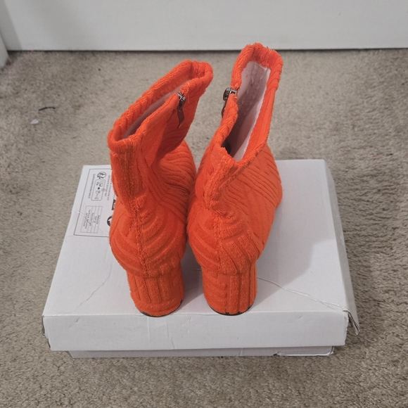 Shoes - Picture 3 of 5